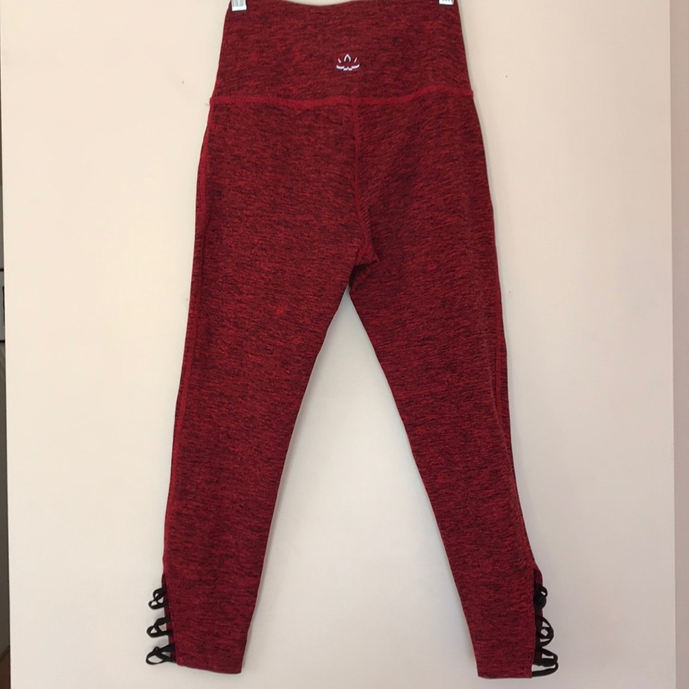 Beyond Yoga High Waist Spacedye Capri Red M
